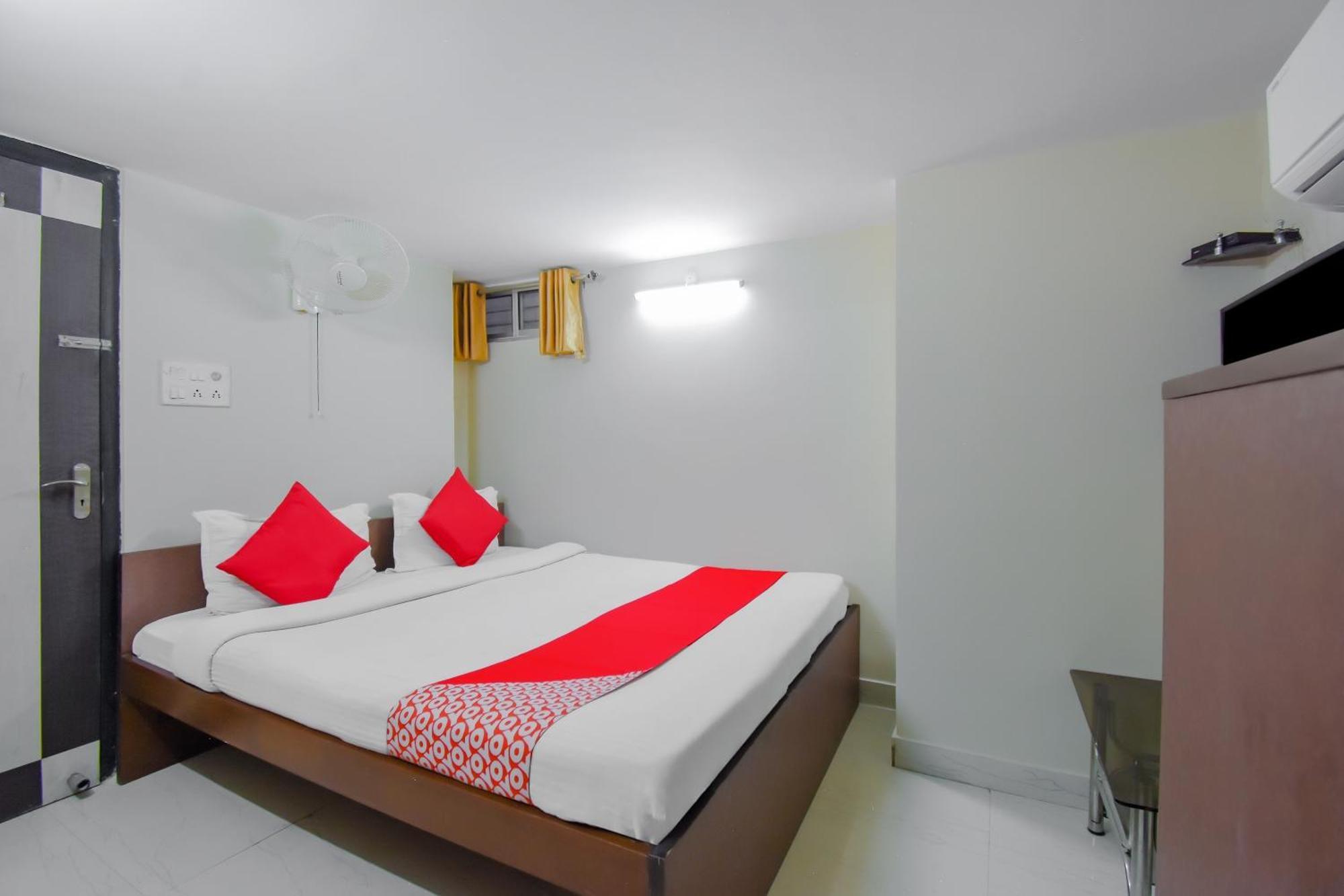 Hotel O Lindsay Inn Guest House Bara Bazar Exterior photo