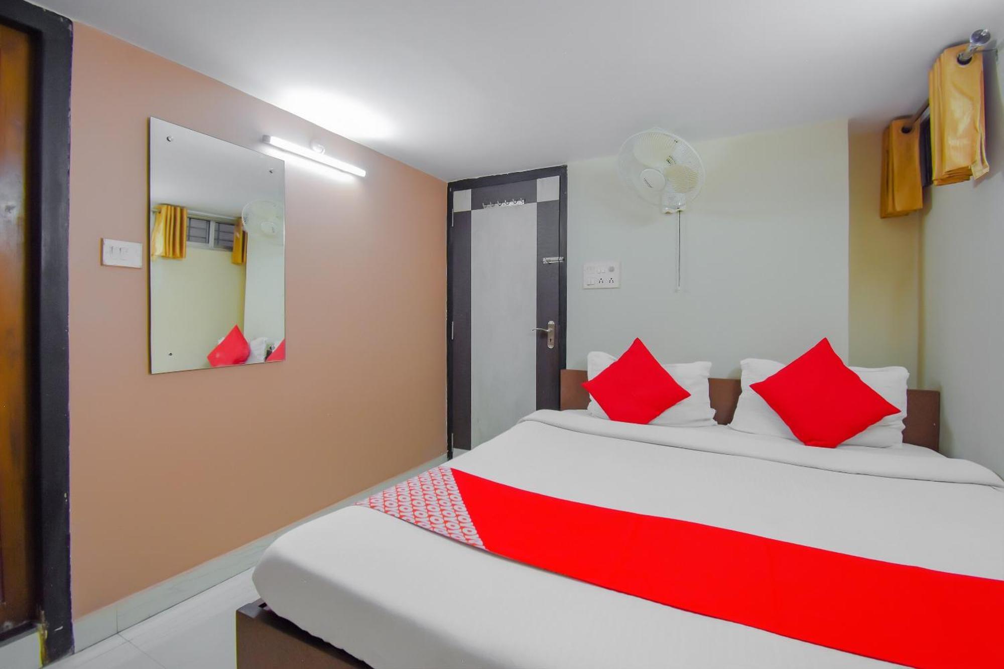 Hotel O Lindsay Inn Guest House Bara Bazar Exterior photo