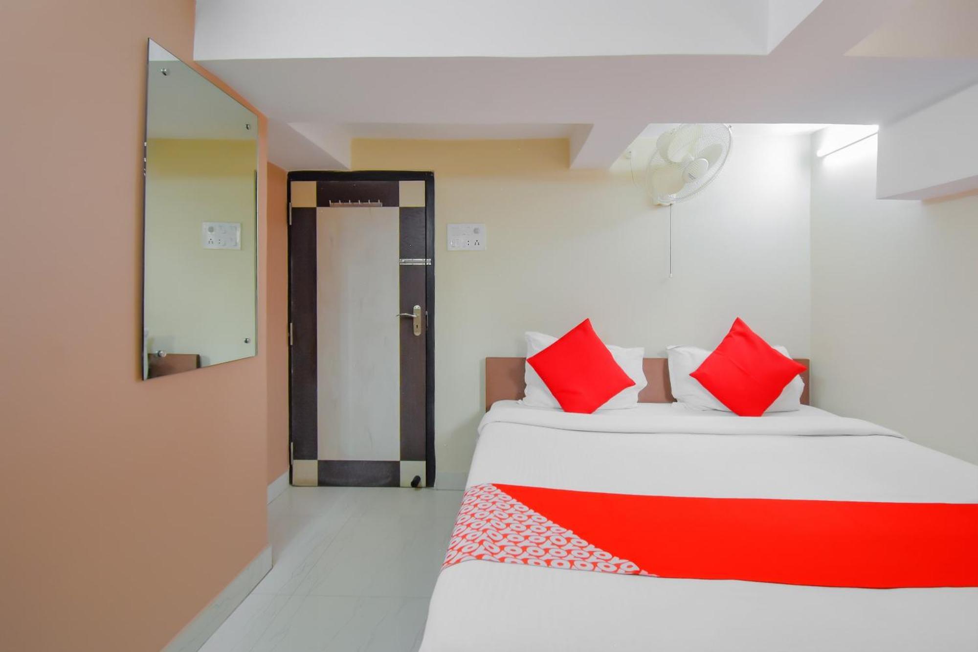 Hotel O Lindsay Inn Guest House Bara Bazar Exterior photo