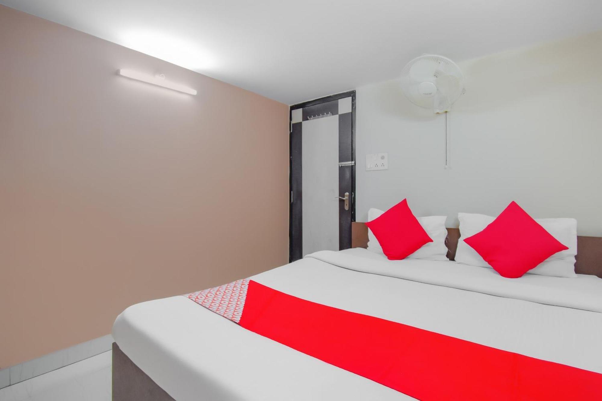 Hotel O Lindsay Inn Guest House Bara Bazar Exterior photo