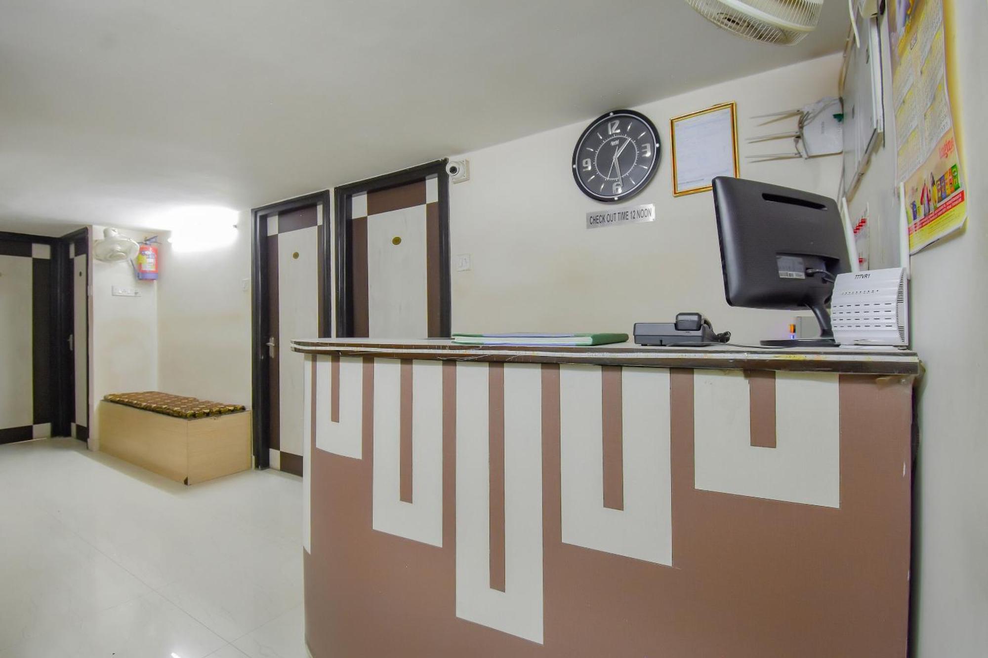 Hotel O Lindsay Inn Guest House Bara Bazar Exterior photo
