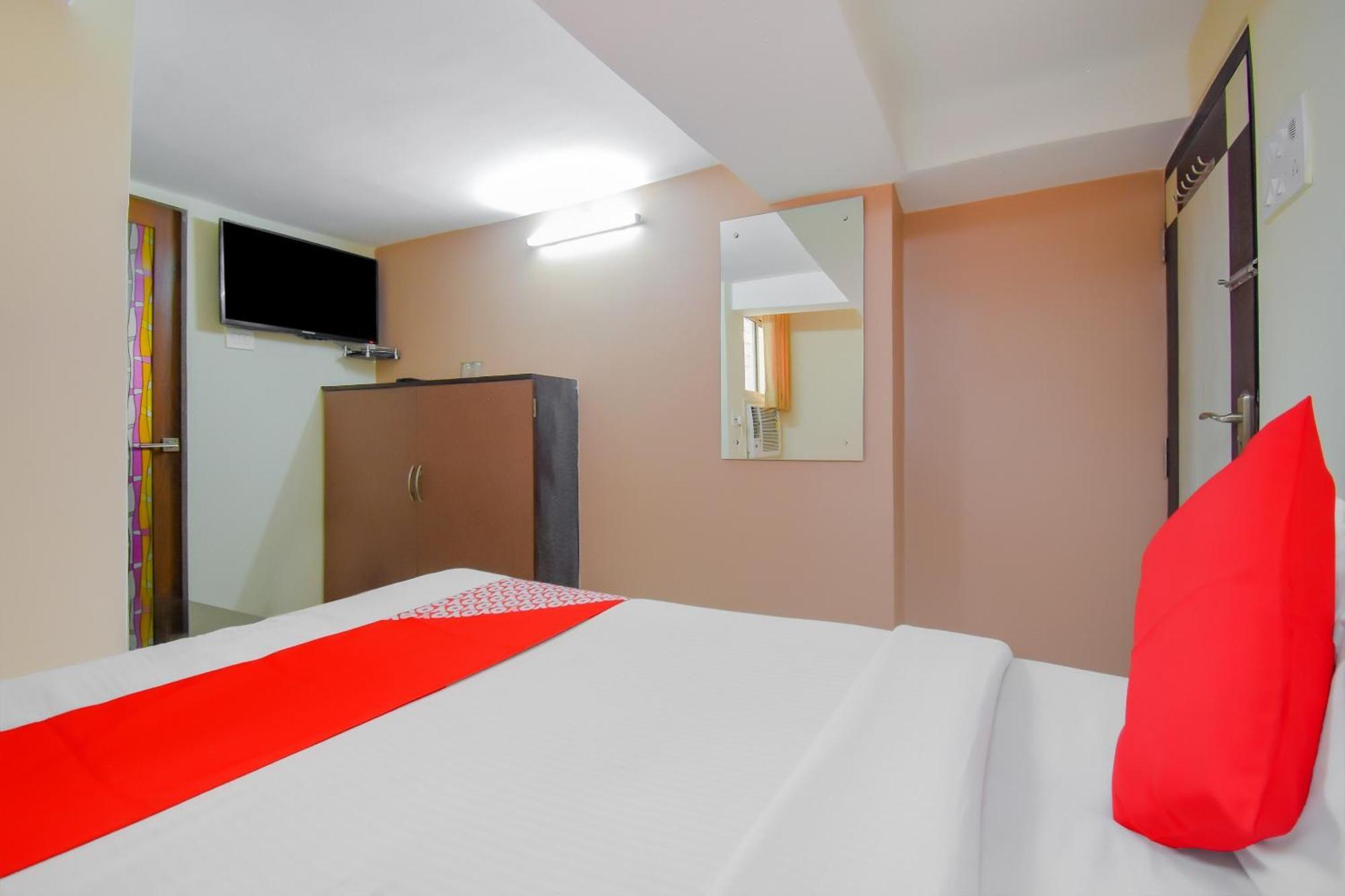 Hotel O Lindsay Inn Guest House Bara Bazar Exterior photo