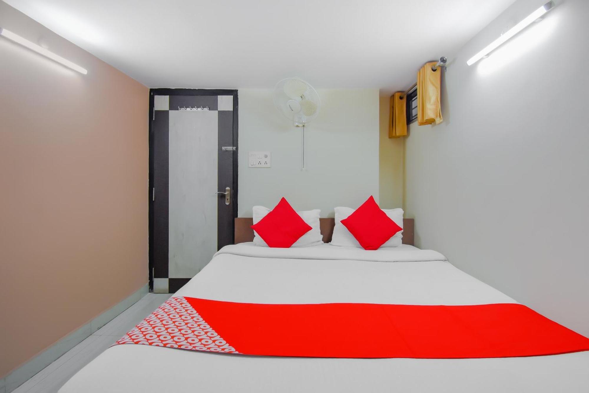 Hotel O Lindsay Inn Guest House Bara Bazar Exterior photo